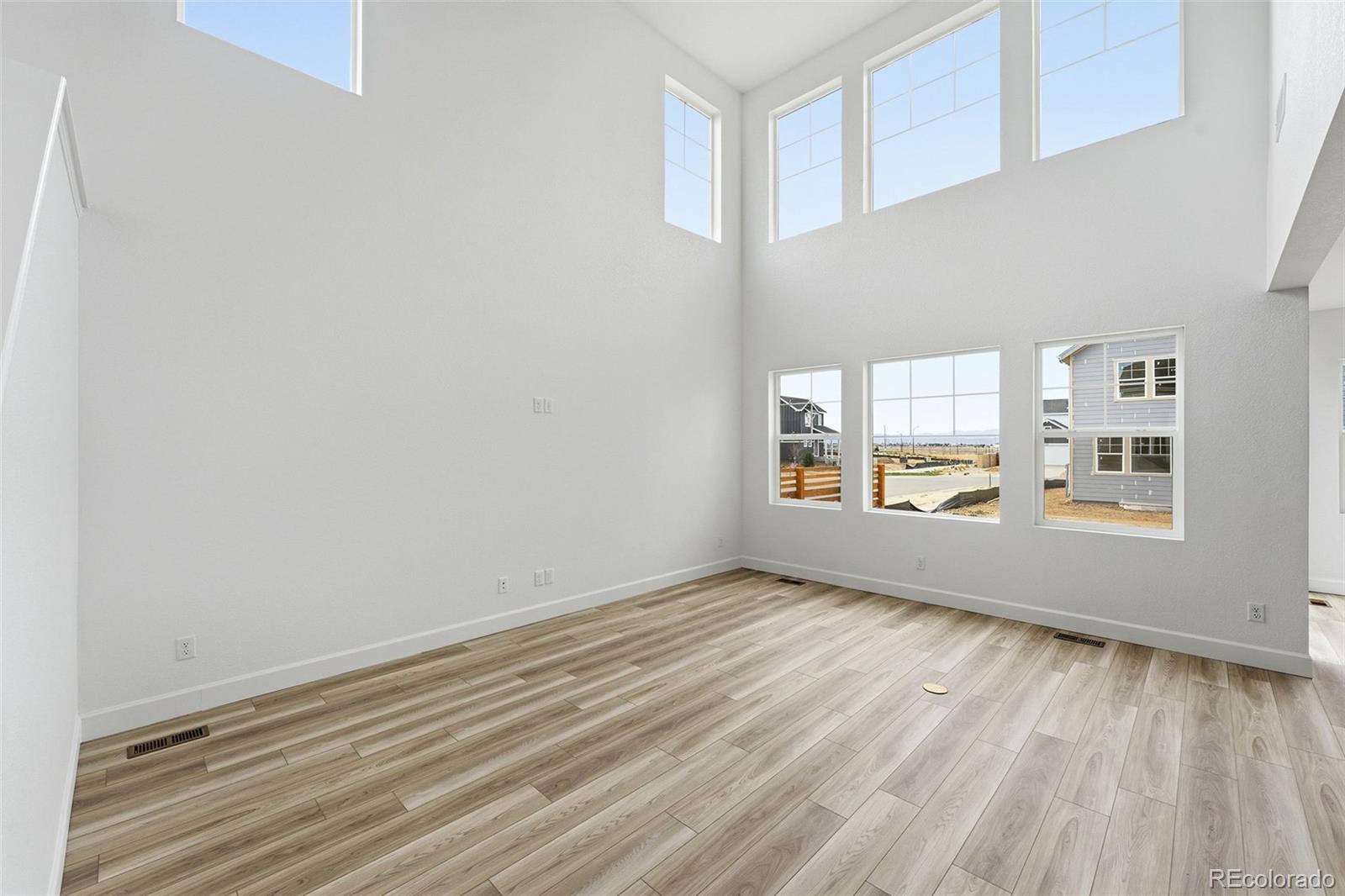 3323 North Catawba Way Aurora, CO 80019 - Photo 4 of 39