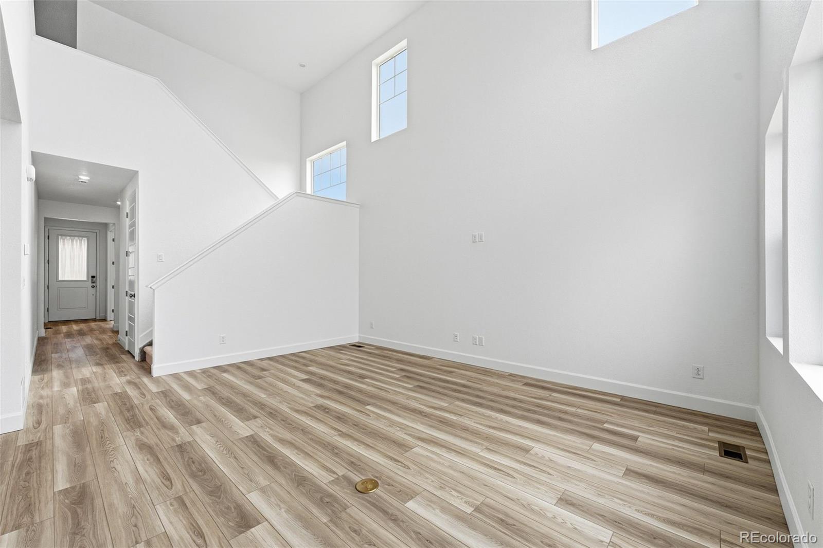 3323 North Catawba Way Aurora, CO 80019 - Photo 5 of 39