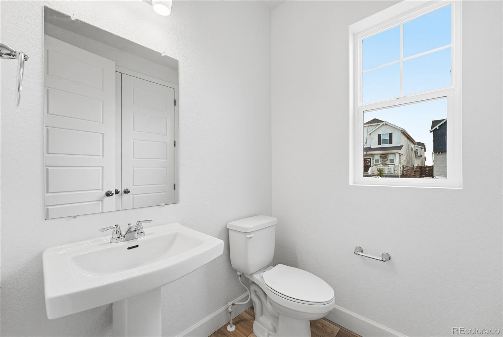 3323 North Catawba Way Aurora, CO 80019 - Photo 9 of 39