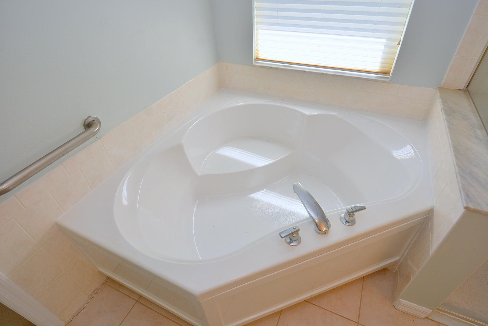 285 Southwest Homeland Road Port St. Lucie, FL 34953 - Photo 27 of 46 Master Bath