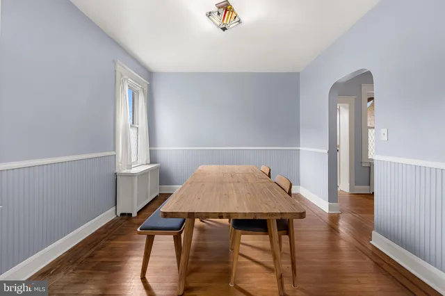 a view of livingroom with furniture and wooden floor