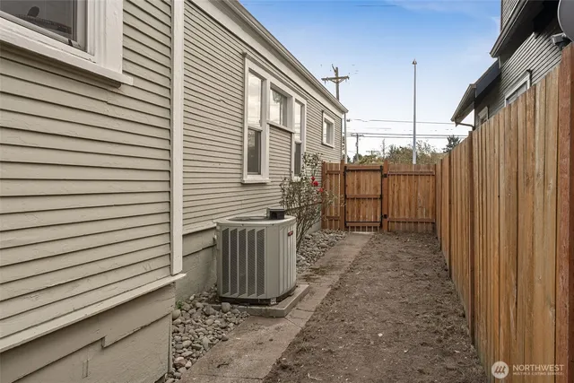 $364,950 | 1013 South 48th Street, Tacoma, WA 98408