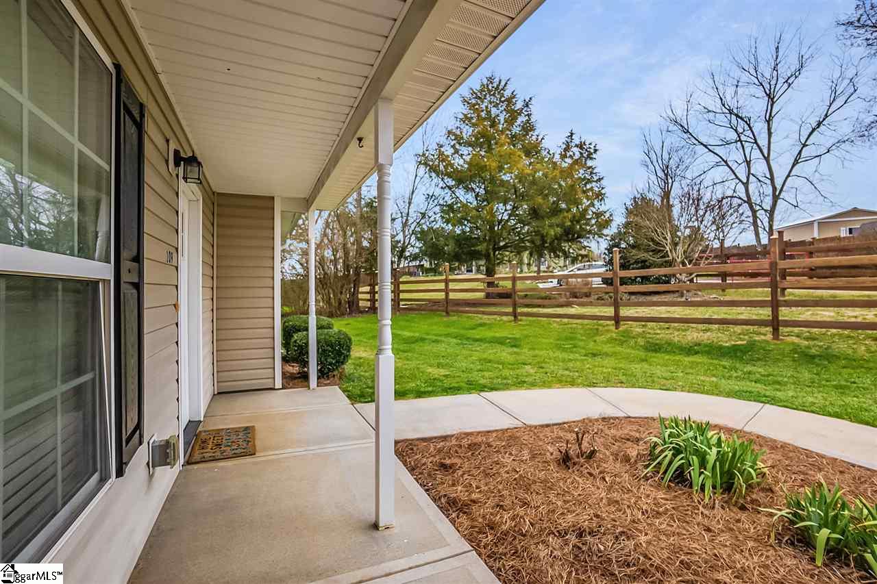109 James Road Easley, SC 29642 - Photo 3 of 35 Gallery Image 3