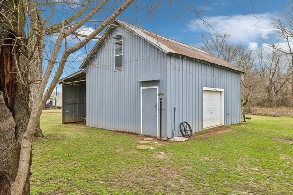 a view of yard with tree s