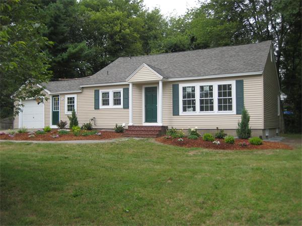 422 Waverley Road North Andover, MA 01845 - Photo 1 of 8 Gallery Image 1