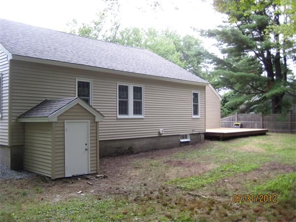 422 Waverley Road North Andover, MA 01845 - Photo 3 of 8 Gallery Image 3