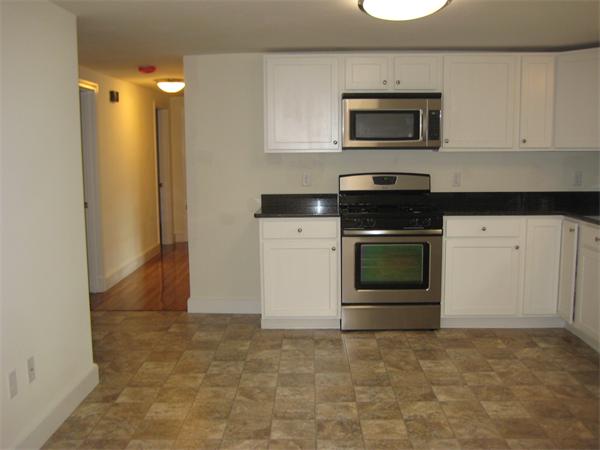 422 Waverley Road North Andover, MA 01845 - Photo 5 of 8 Gallery Image 5