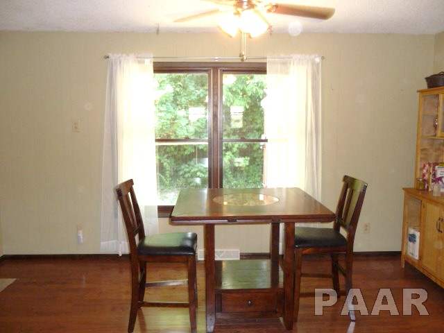 22114 Spring Creek Road Washington, IL 61571 - Photo 7 of 13 Gallery Image 7