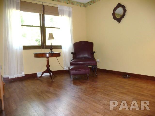 22114 Spring Creek Road Washington, IL 61571 - Photo 10 of 13 Gallery Image 10