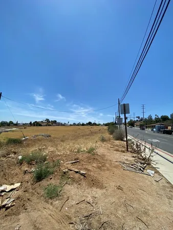 $6,880,008 | 6000 Limonite Avenue, Jurupa Valley, CA 92509