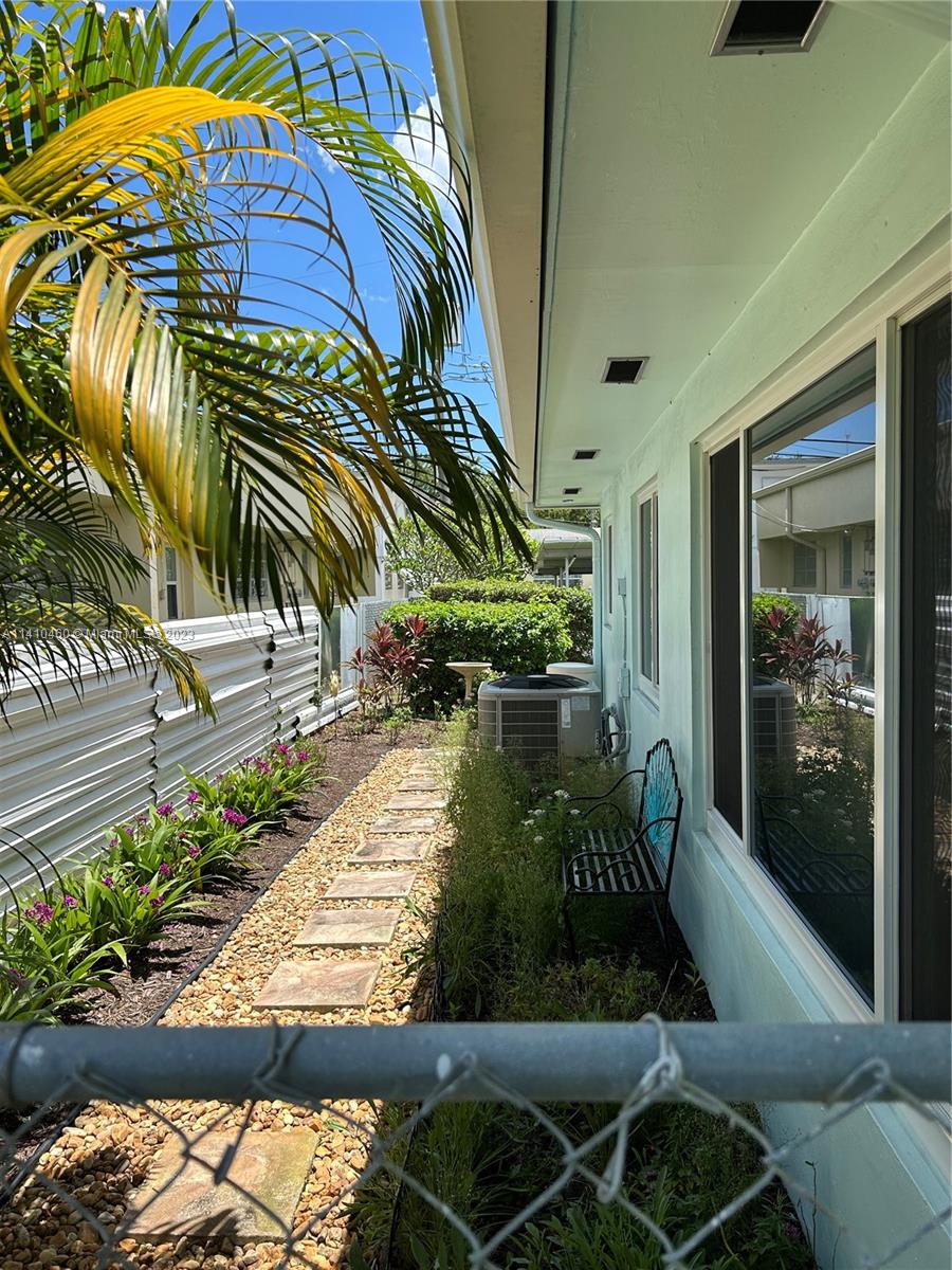 3790 Polk Street Hollywood, FL 33021 - Photo 4 of 23 a view of a backyard