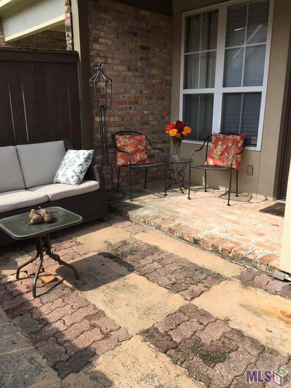 2014 Lac Cache Court Baton Rouge, LA 70816 - Photo 24 of 32 Rear courtyard off master bedroom