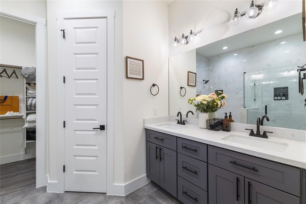 4802 Angleton Street, Unit A Houston, TX 77033 - Photo 9 of 9 Gallery Image 9