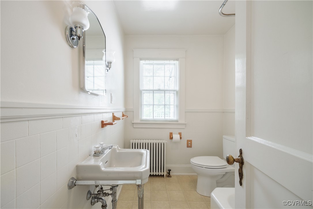 1210 Salisbury Drive Midlothian, VA 23113 - Photo 19 of 31 full hall bathroom
