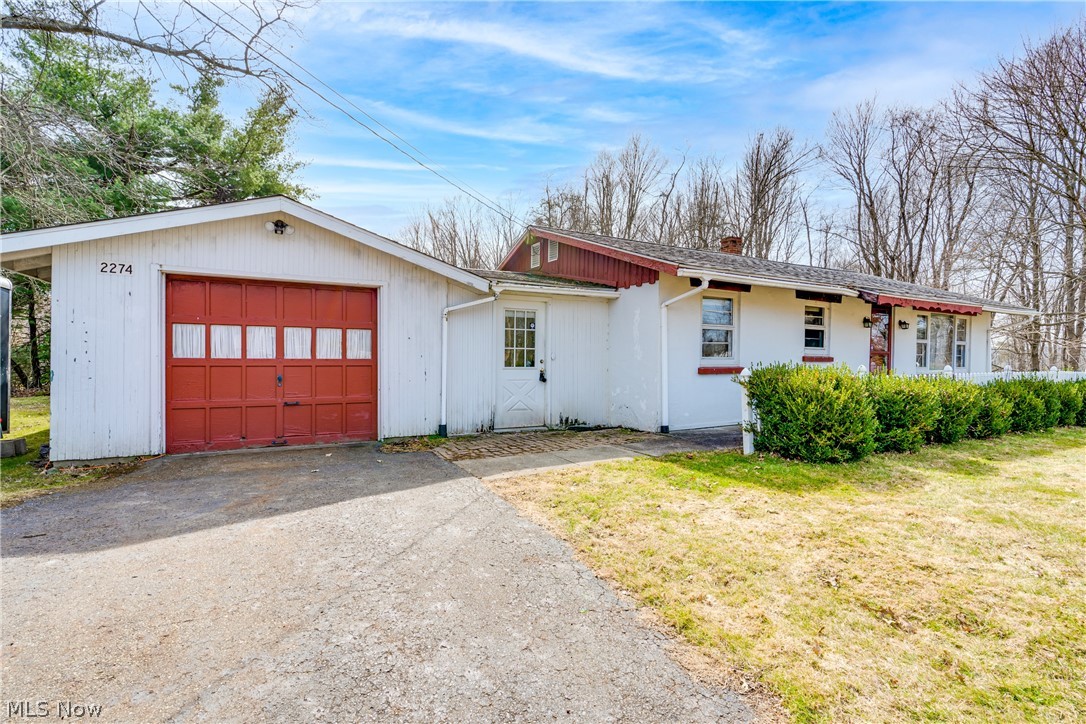 2274 Blake Road Wadsworth, OH 44281 - Photo 2 of 26