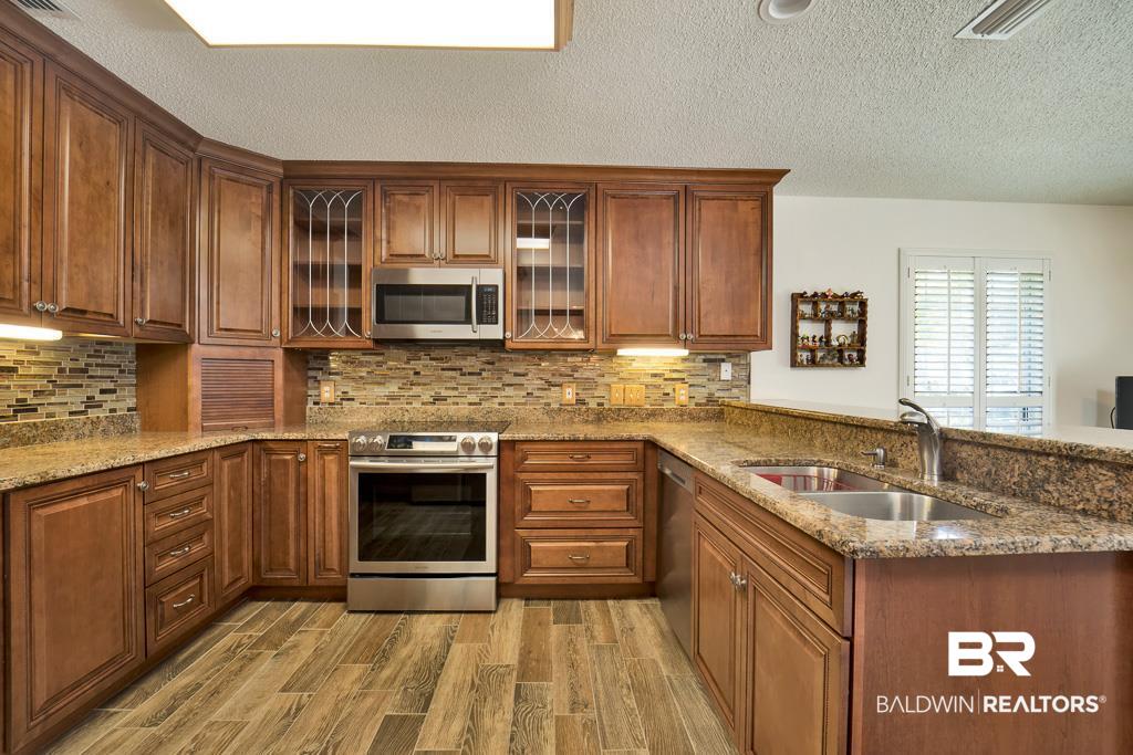 20094 Pecan Trace Fairhope, AL 36532 - Photo 8 of 28 Kitchen view 2