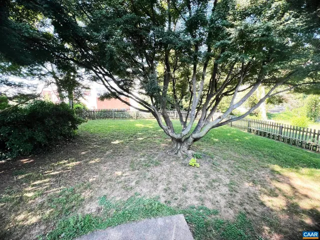 $1,650 | 1101 Grove Street, Unit A, Charlottesville, VA 22903