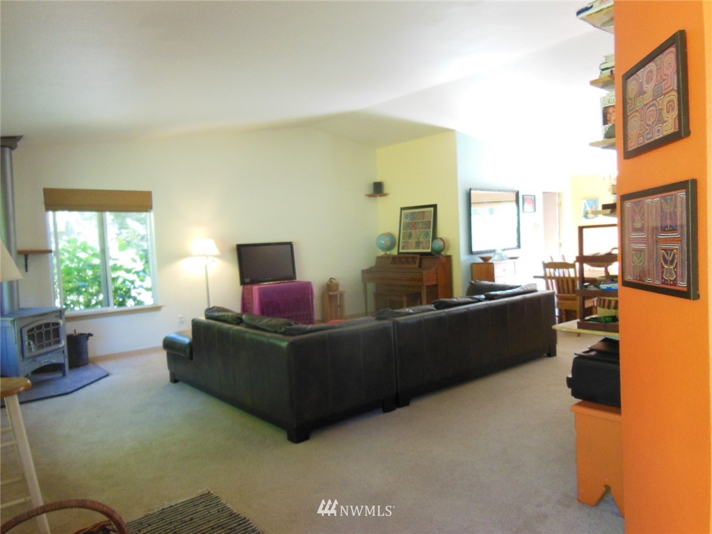 15755 Fairview Lake Road Southwest Port Orchard, WA 98367 - Photo 6 of 25 Gallery Image 6