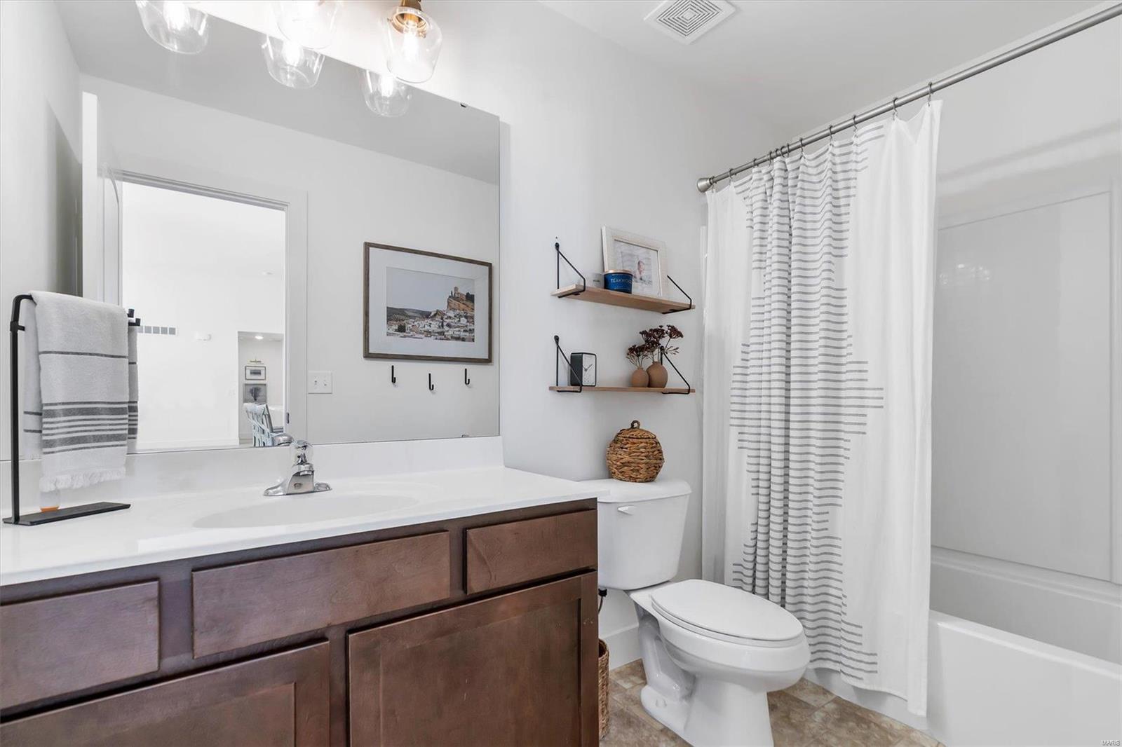 730 Andrew Ryan Lane Ballwin, MO 63021 - Photo 19 of 38