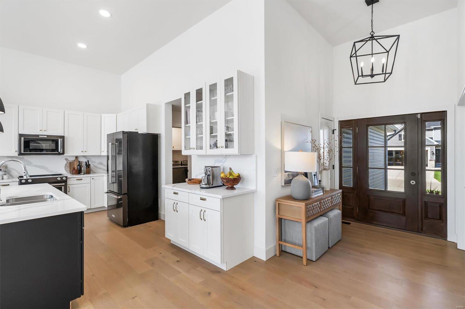 730 Andrew Ryan Lane Ballwin, MO 63021 - Photo 2 of 38