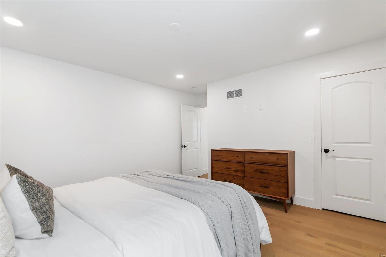 730 Andrew Ryan Lane Ballwin, MO 63021 - Photo 21 of 38