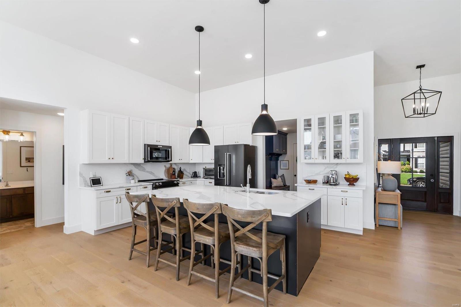 730 Andrew Ryan Lane Ballwin, MO 63021 - Photo 3 of 38