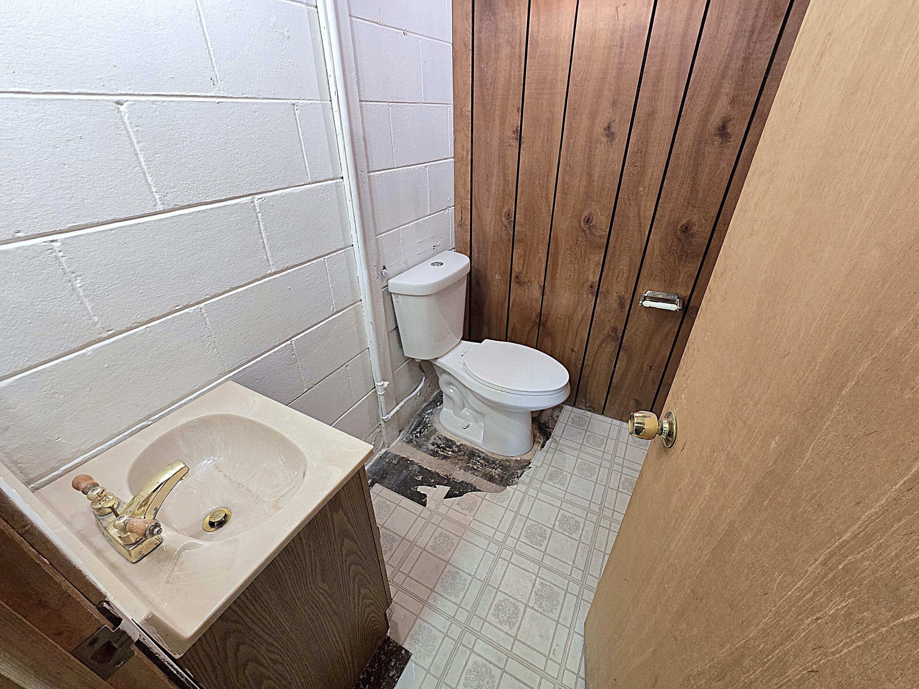 4487 North 21st Street Milwaukee, WI 53209 - Photo 30 of 40 Half Bath in Basement