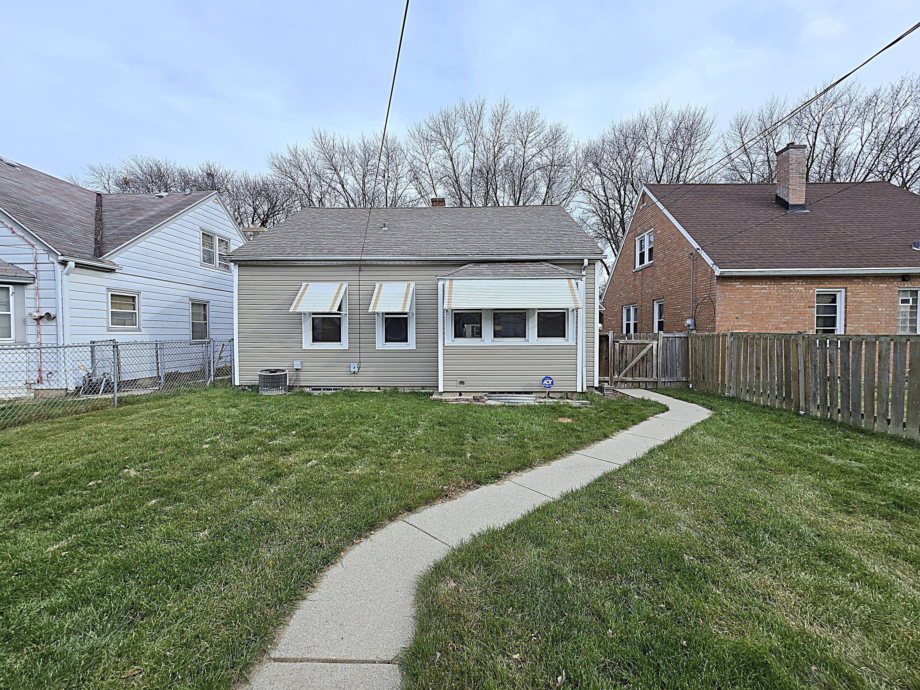 4487 North 21st Street Milwaukee, WI 53209 - Photo 39 of 40 Backyard