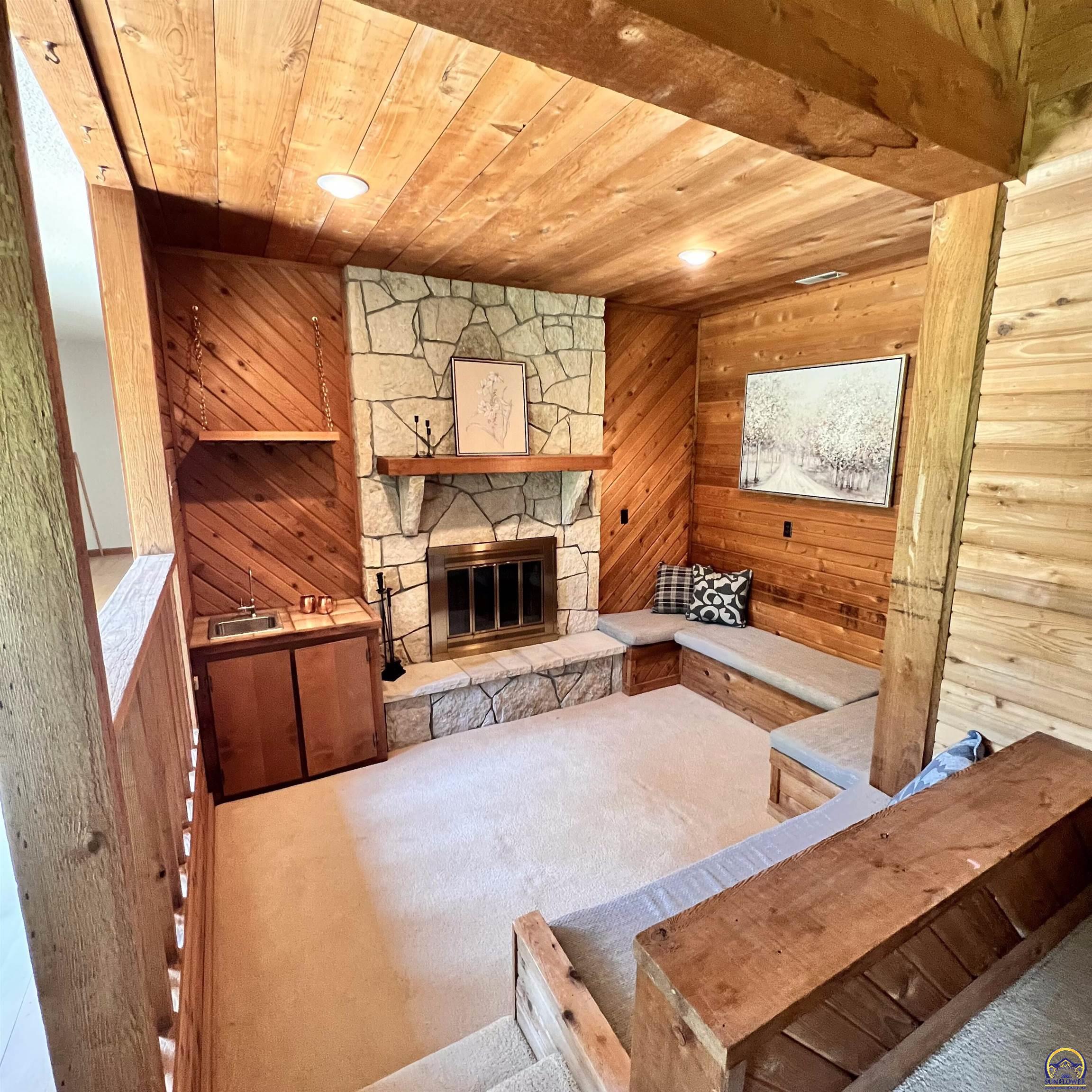 3840 Northeast Kimbal Road Topeka, KS 66617 - Photo 9 of 32