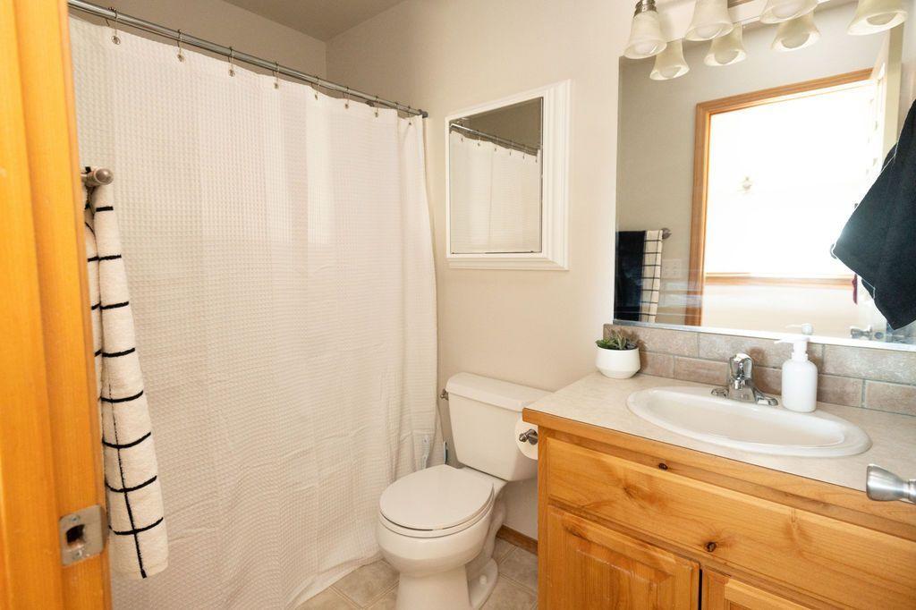 2781 Northeast Wells Acres Road Bend, OR 97701 - Photo 20 of 24 WA18