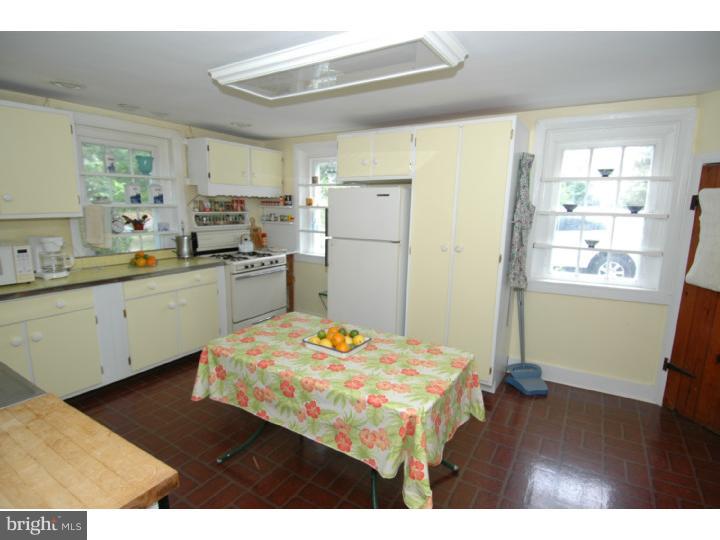 2800 Monmouth Road Jobstown, NJ 08041 - Photo 3 of 25 Kitchen