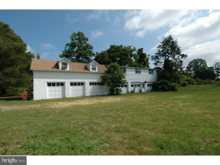2800 Monmouth Road Jobstown, NJ 08041 - Photo 22 of 25 Garage