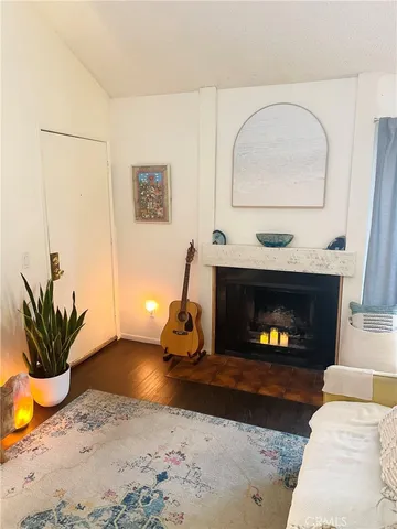 $376,000 | 8221 Langdon Avenue, Unit 204, Van Nuys, CA 91406