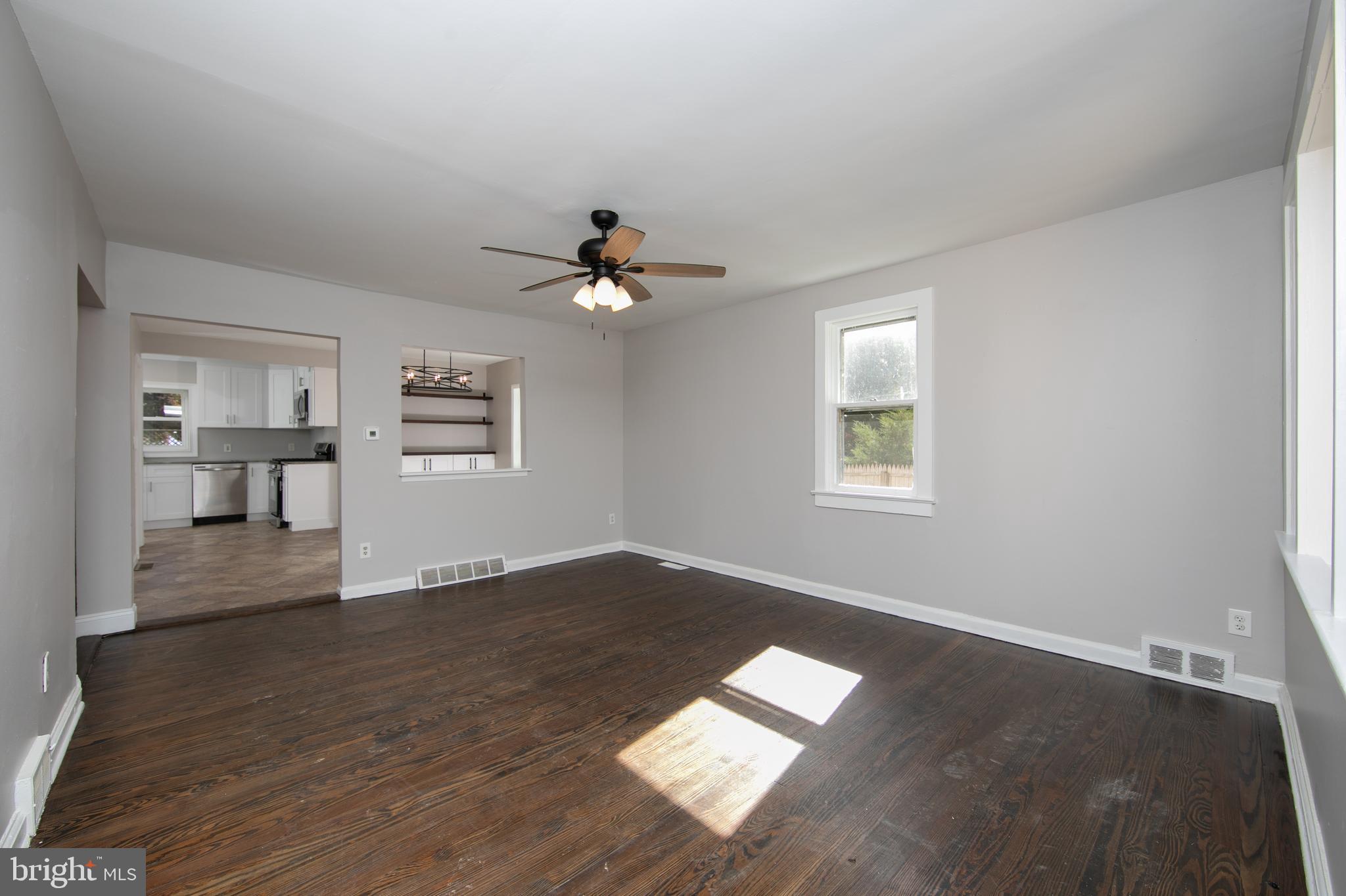 246 Oak Road Williamstown, NJ 08094 - Photo 5 of 35
