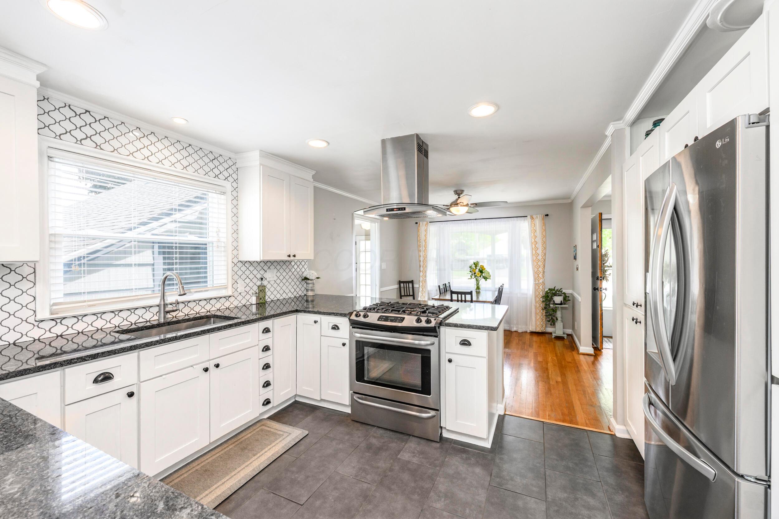 3131 Redding Road Columbus, OH 43221 - Photo 8 of 34 9