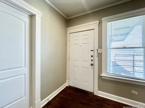 $775 | 411 East Courtland Place, Unit 3, San Antonio, TX 78212