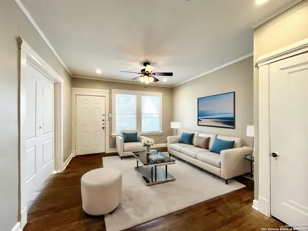 $775 | 411 East Courtland Place, Unit 3, San Antonio, TX 78212