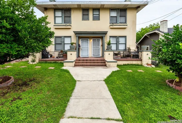 $775 | 411 East Courtland Place, Unit 3, San Antonio, TX 78212