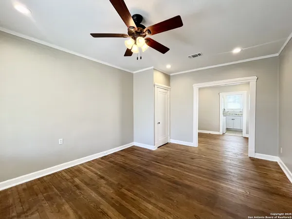 $775 | 411 East Courtland Place, Unit 3, San Antonio, TX 78212