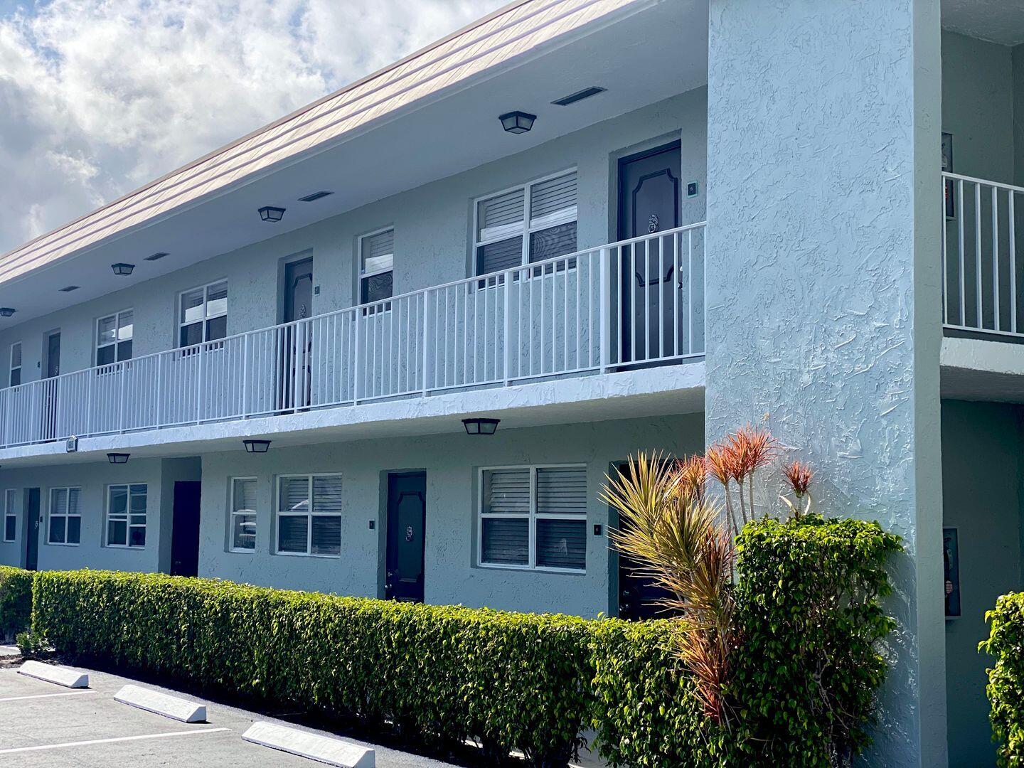 665 Glouchester Street, Unit 9 Boca Raton, FL 33487 - Photo 11 of 15 5