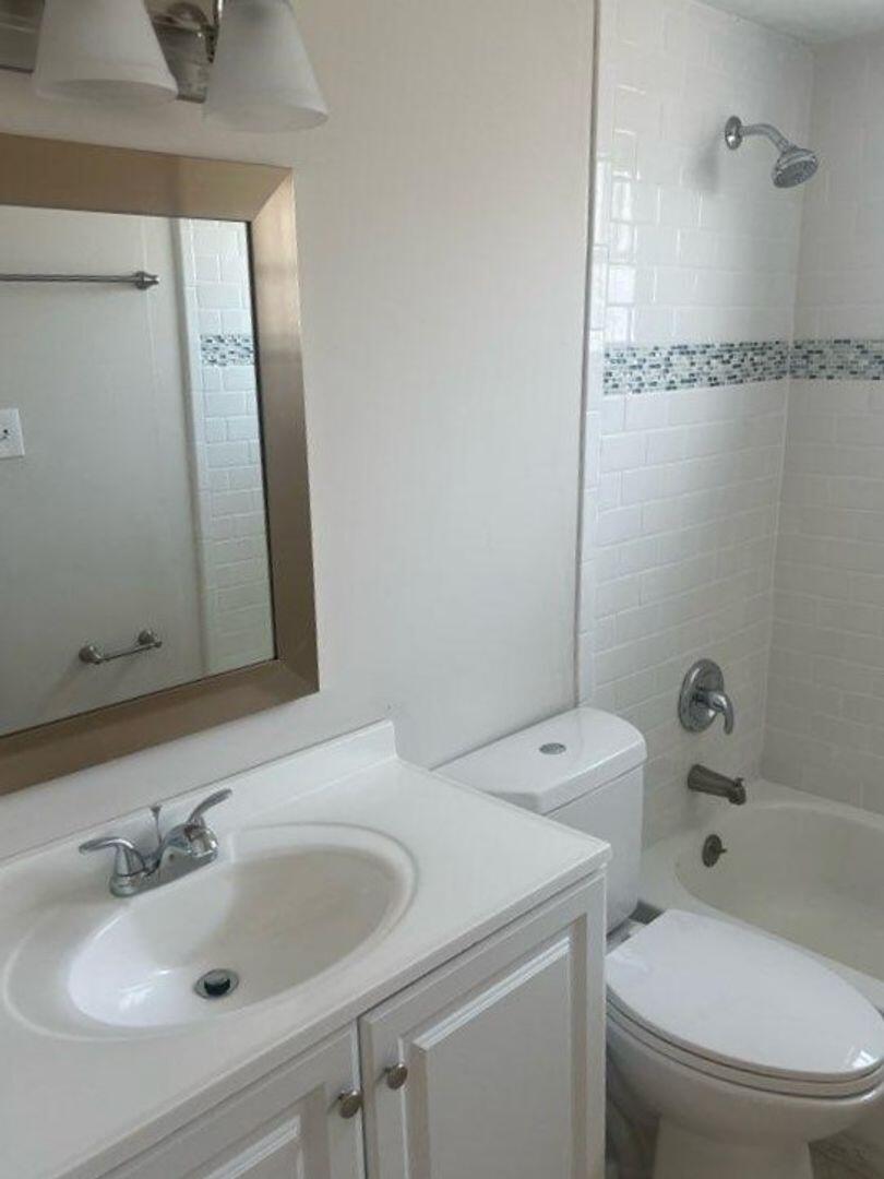 665 Glouchester Street, Unit 9 Boca Raton, FL 33487 - Photo 13 of 15 3