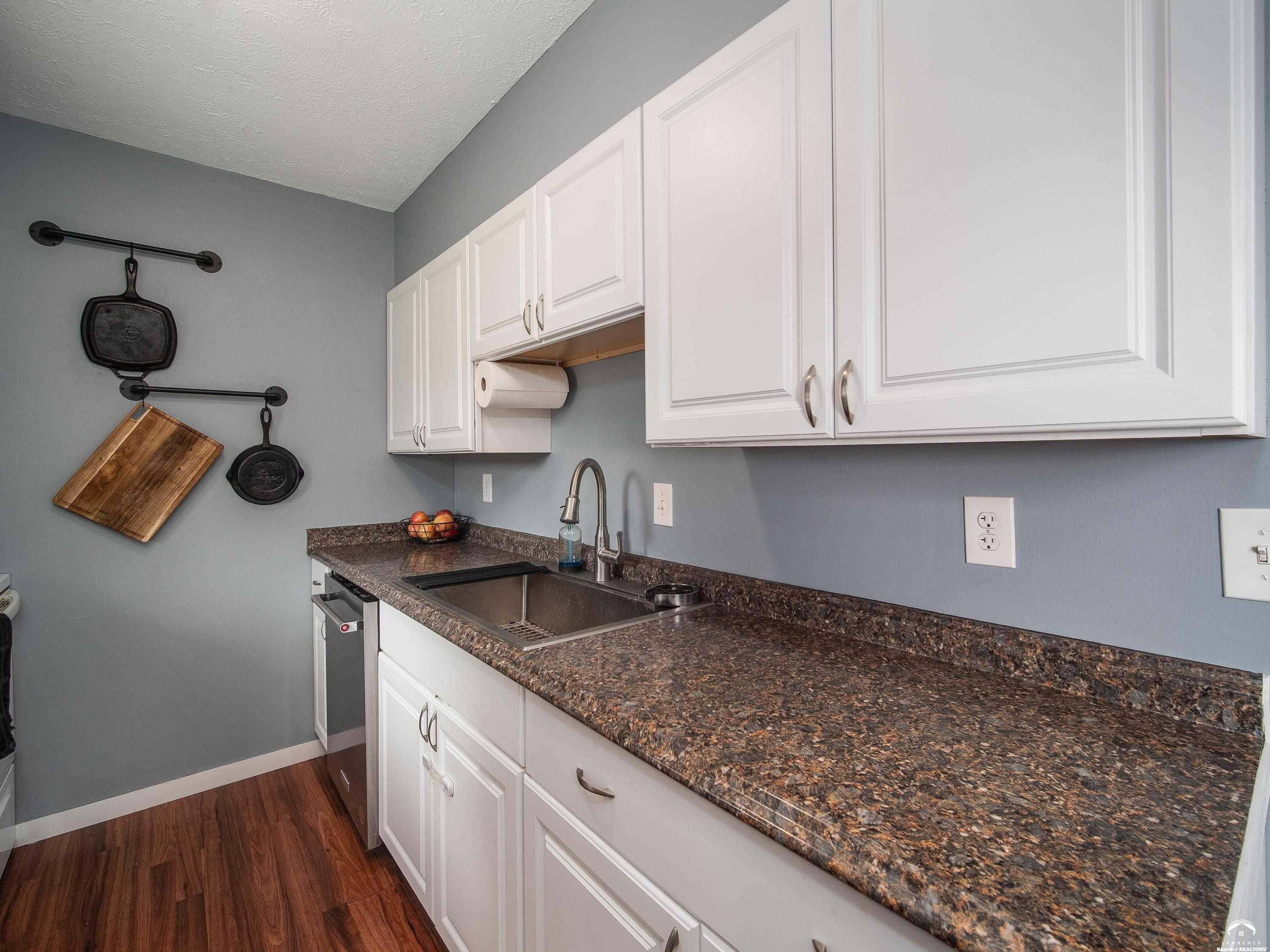 2712 Rawhide Lane Lawrence, KS 66046 - Photo 9 of 27