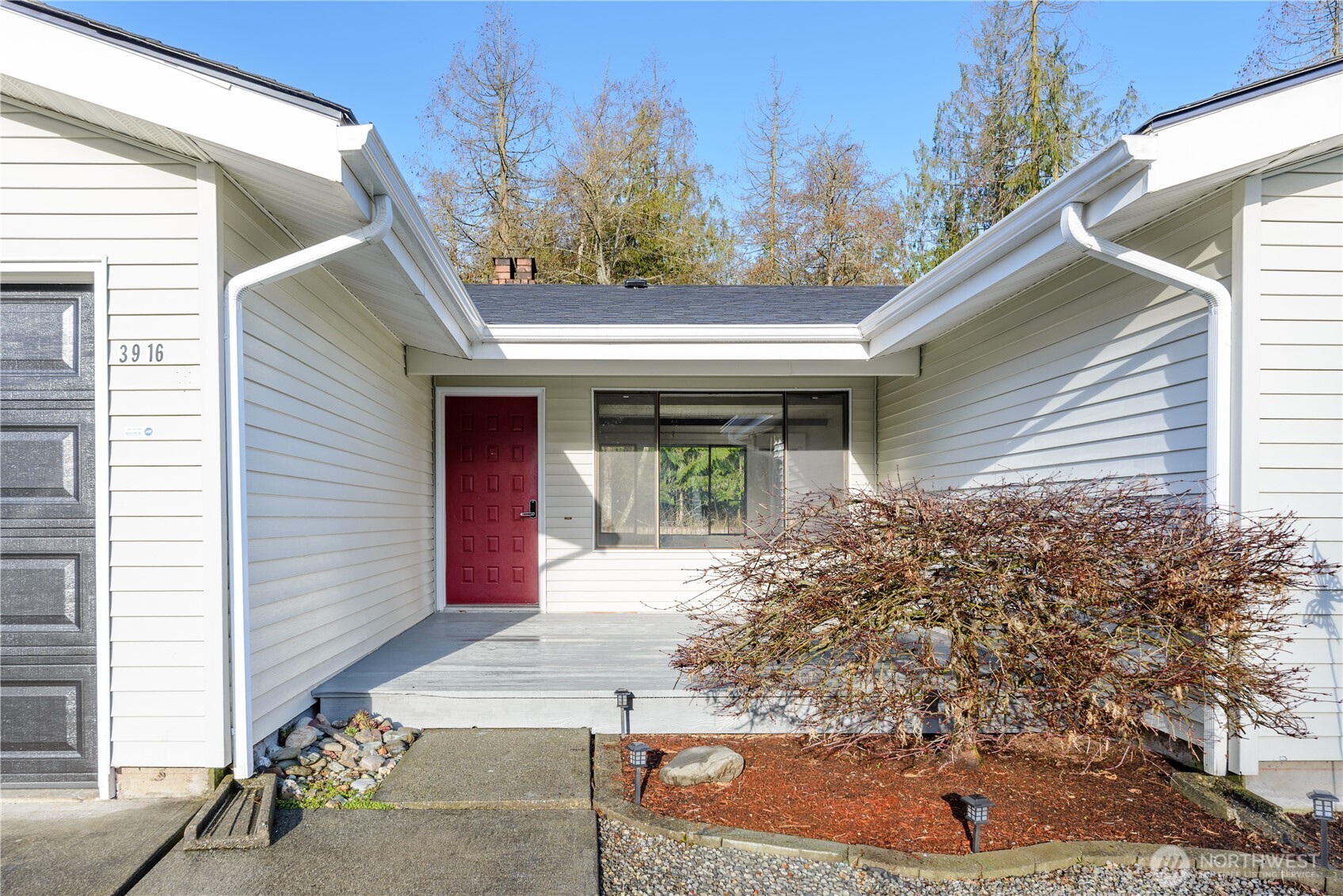3916 Nygren Place Port Angeles, WA 98362 - Photo 3 of 28