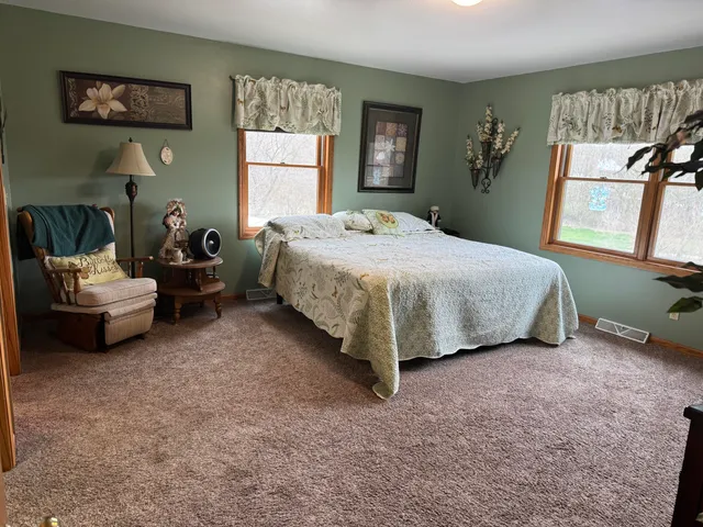 $749,900 | W360S10139 Markham Road, Eagle, WI 53119