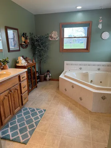 $749,900 | W360S10139 Markham Road, Eagle, WI 53119