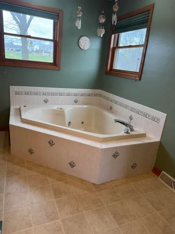 $749,900 | W360S10139 Markham Road, Eagle, WI 53119