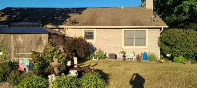 $749,900 | W360S10139 Markham Road, Eagle, WI 53119