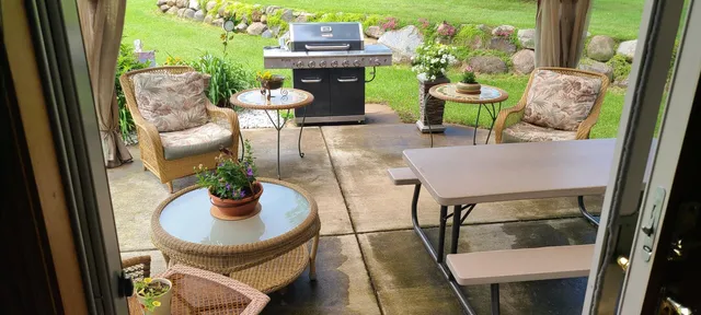 $749,900 | W360S10139 Markham Road, Eagle, WI 53119