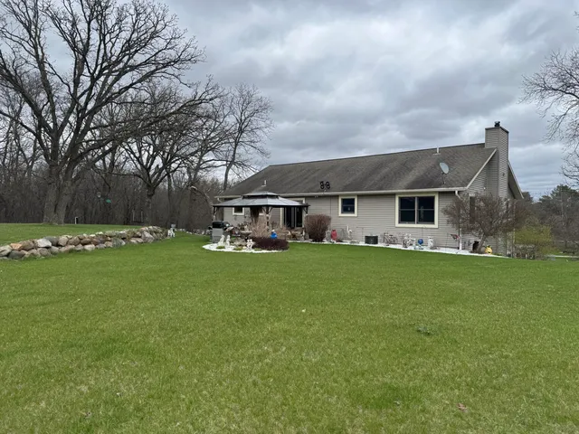$749,900 | W360S10139 Markham Road, Eagle, WI 53119