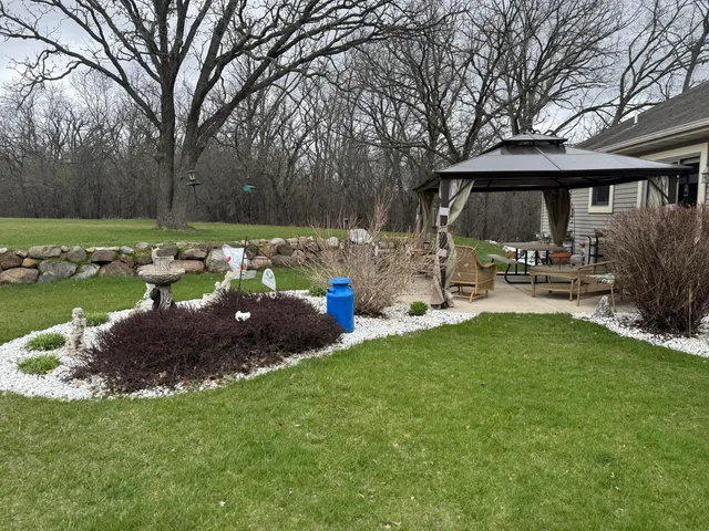 $749,900 | W360S10139 Markham Road, Eagle, WI 53119